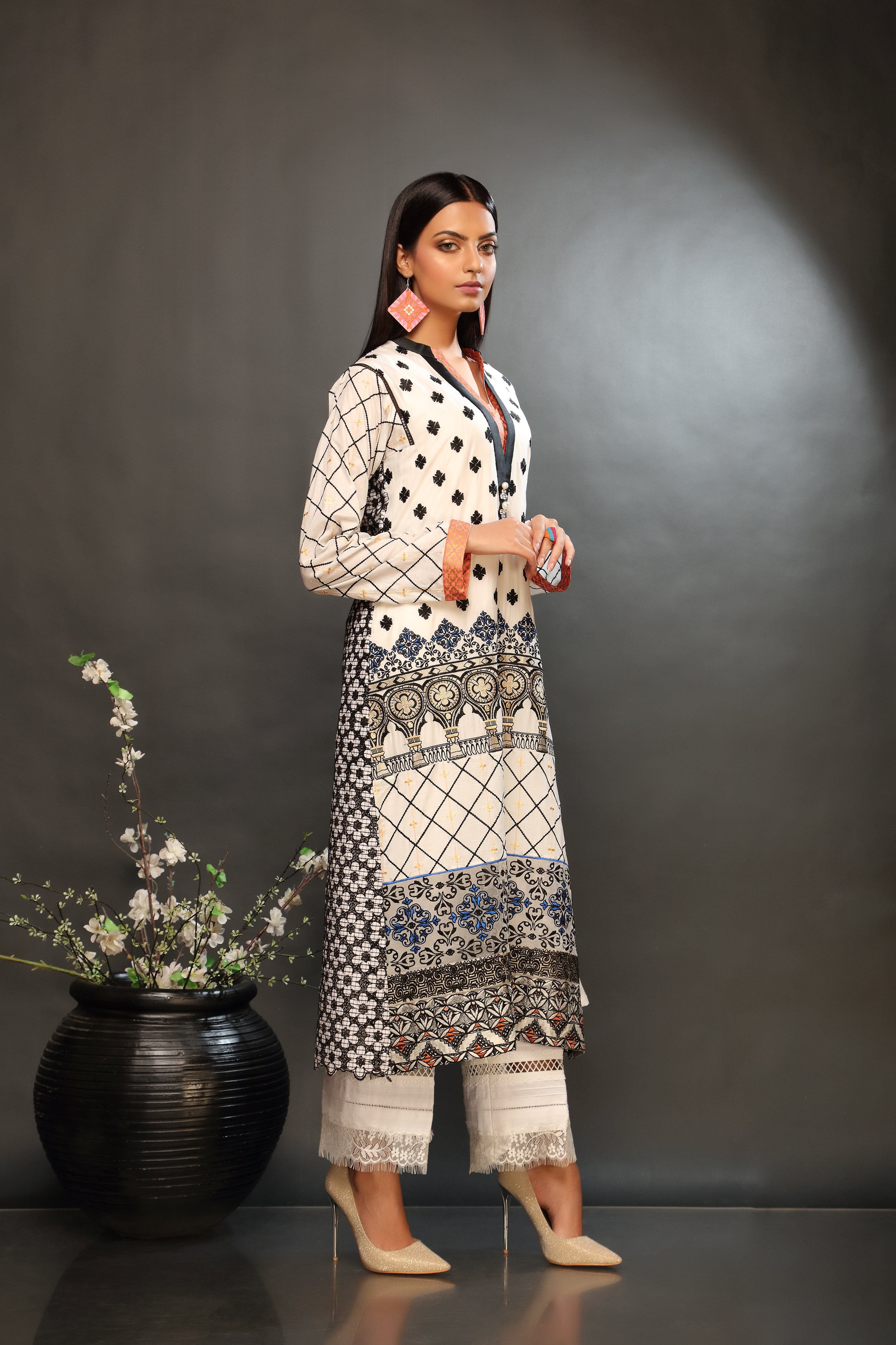 Sable Vogue | Lila Lawn 25 | SAL-03-25